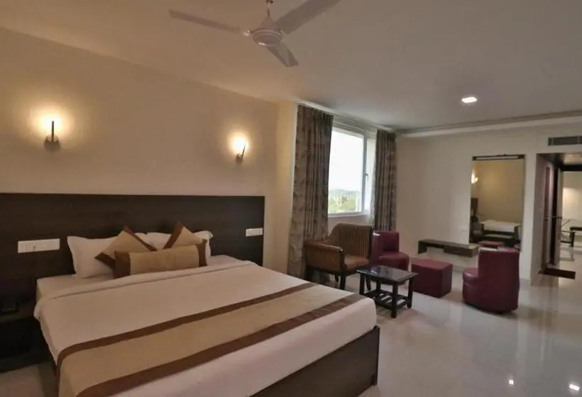 Executive Suite, Allum