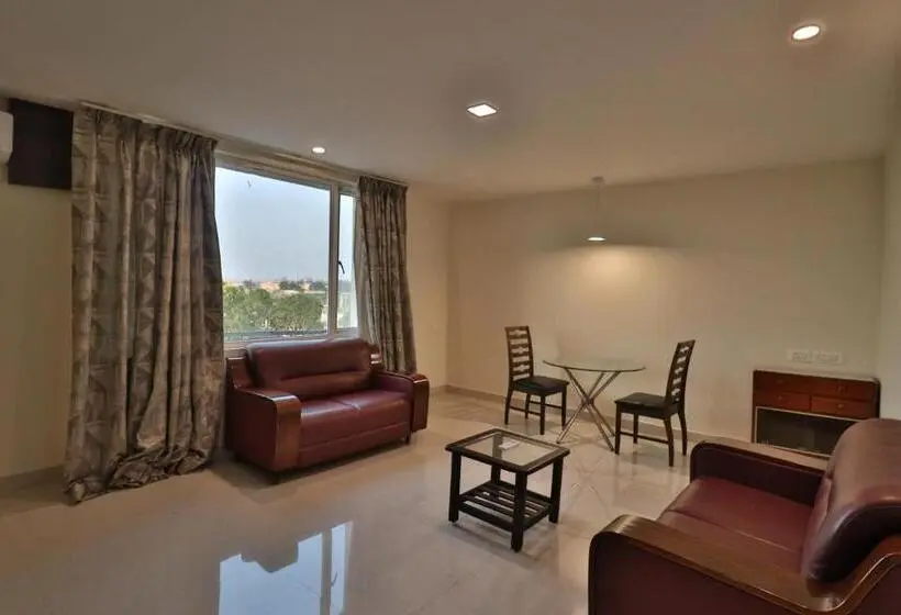 Executive Suite, Allum