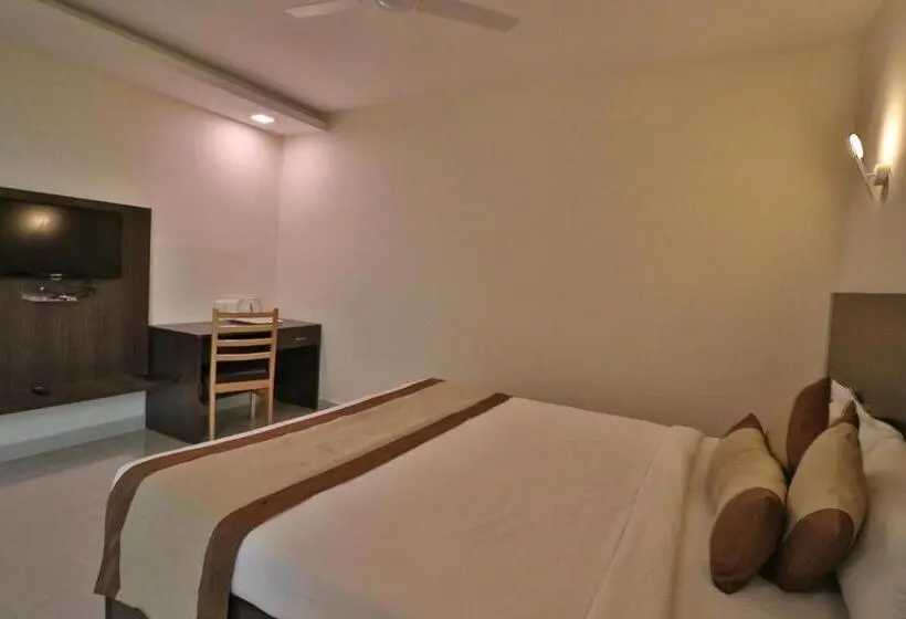 Executive Suite, Allum