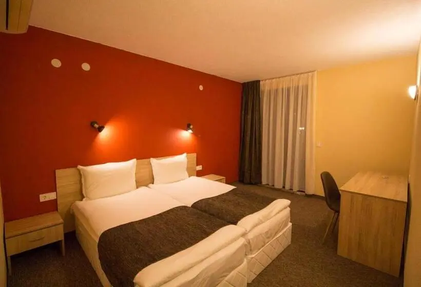 Standard Room, Evridika