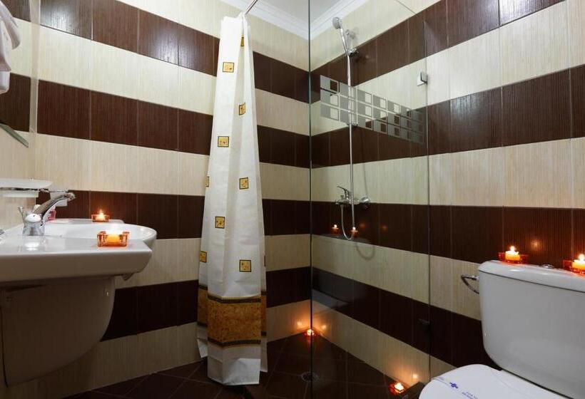 شقة غرفة واحدة, Evridika