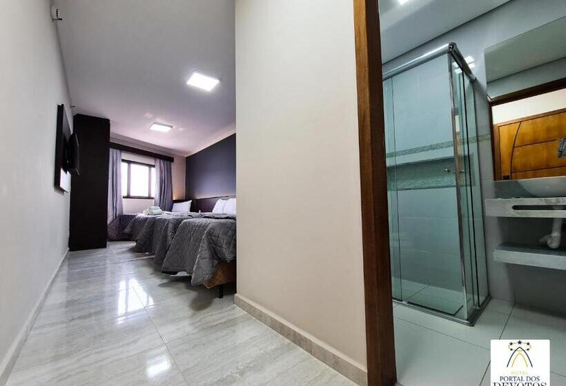 デラックスファミリールーム, Portal Dos Devotos