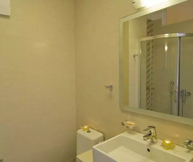 استودیوی استاندارد, Frida Apartments