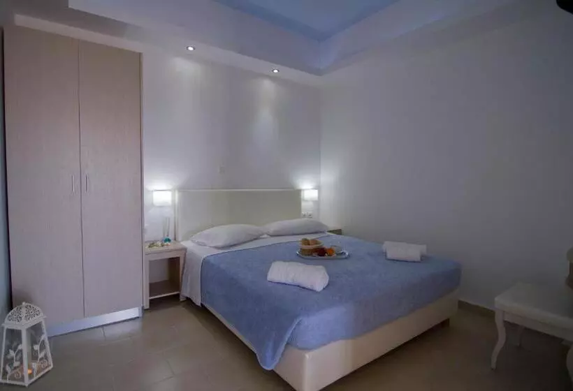 استودیوی سوپریور, Frida Apartments