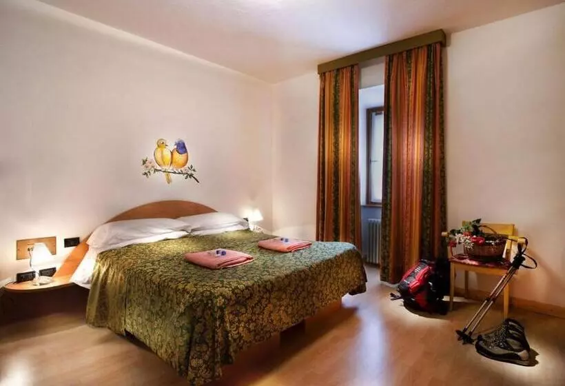 Superior-huone, Grand Hotel Rabbi