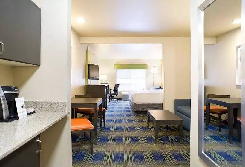 سوییت, Holiday Inn Express Hotel & Suites Brookings, An Ihg