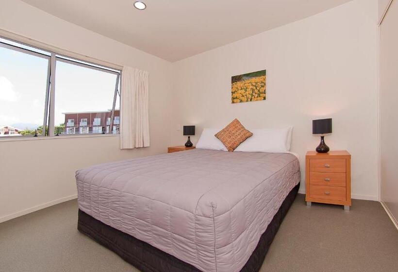 Апартаменты 2 Спальни с Балконом, Beachside Resort Motel Whitianga