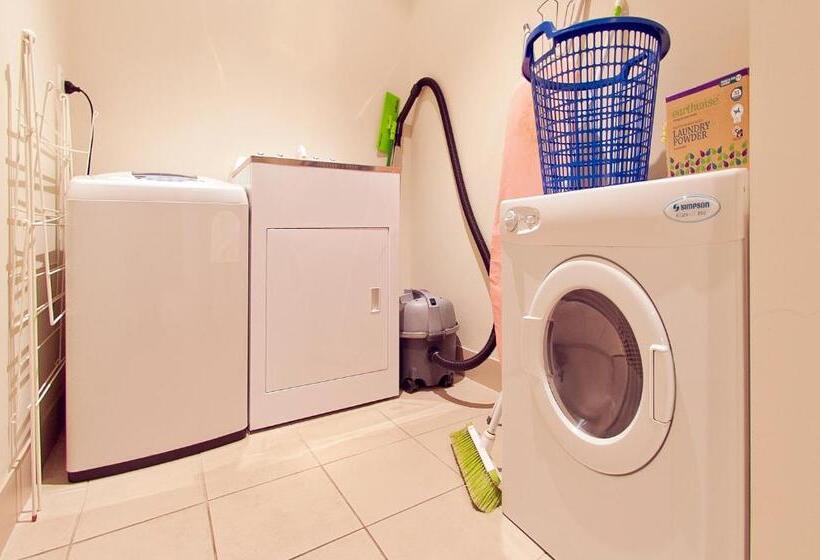 발코니가 있는 2 베드룸 아파트, Beachside Resort Motel Whitianga