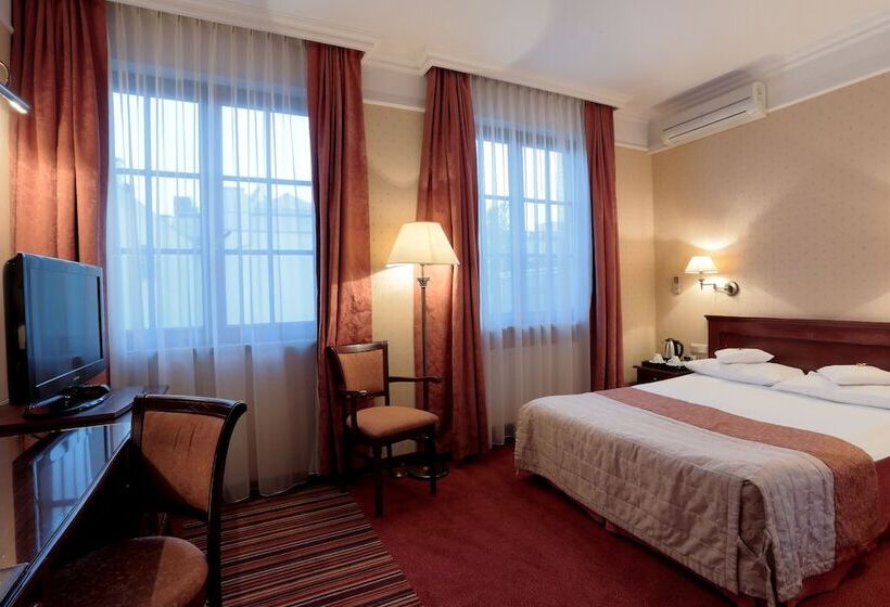 수피리어 룸, Branicki