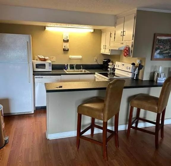 1ベッドルームアパートメント, Cliff Dwellers Inn