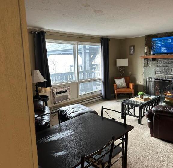 شقة غرفة واحدة, Cliff Dwellers Inn