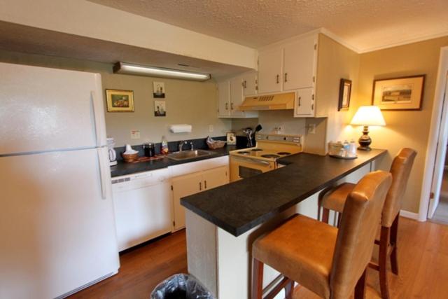 شقة غرفة واحدة, Cliff Dwellers Inn