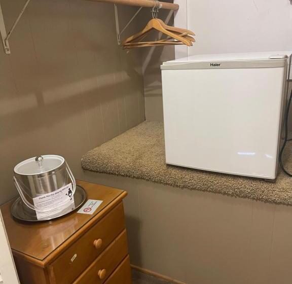 غرفة قياسية, Cliff Dwellers Inn