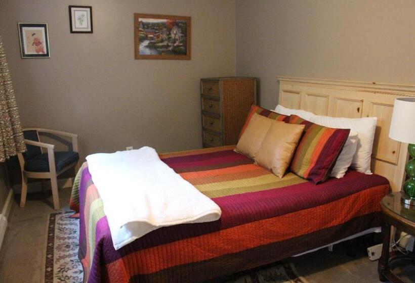 غرفة قياسية, Cliff Dwellers Inn