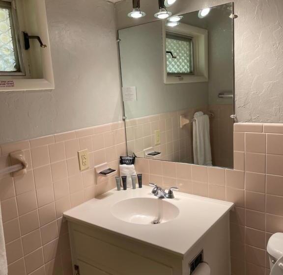 غرفة قياسية سرير كينج, Cliff Dwellers Inn