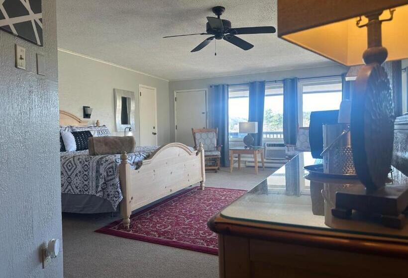 غرفة قياسية سرير كينج, Cliff Dwellers Inn