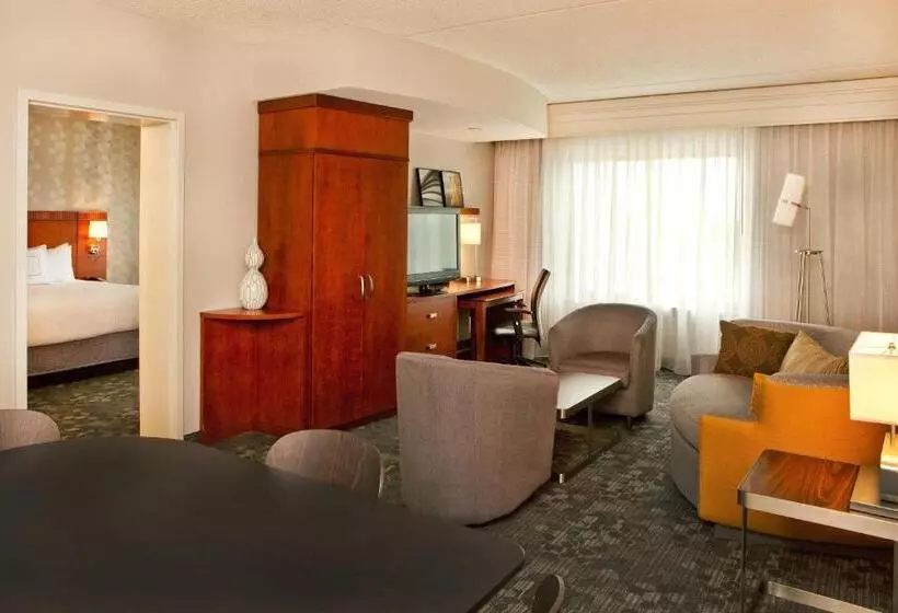 キングサイズベッドのスイートルーム, Courtyard By Marriott Gettysburg