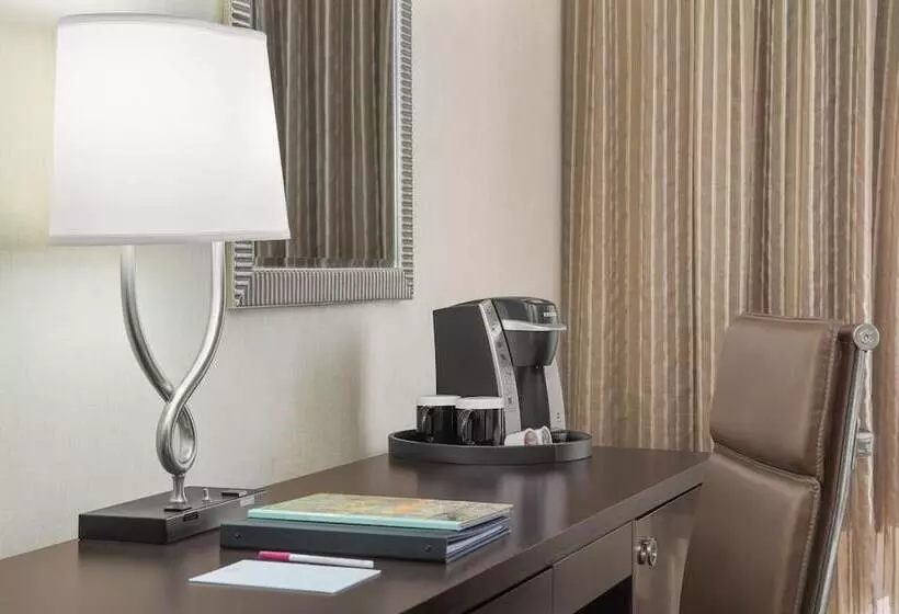 身障者適用ダブルベッド付きスタンダードルーム, Crowne Plaza Greenville, An Ihg