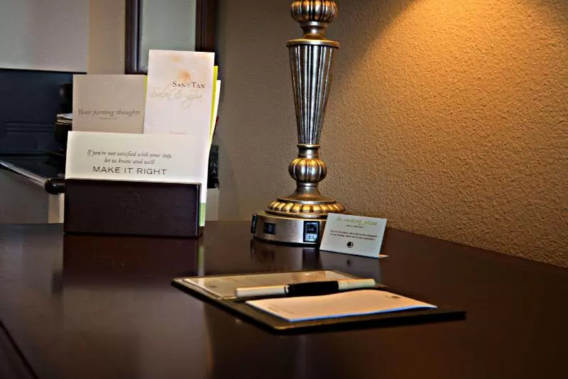 キングサイズベッドのスタンダードルーム, Doubletree By Hilton Phoenix Gilbert