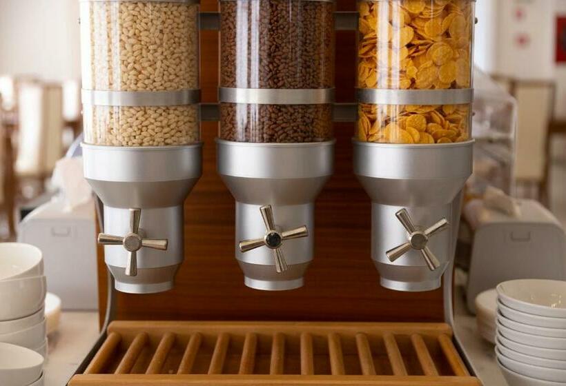 이코노미 룸, Edelweiss Riccione