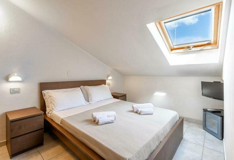 이코노미 룸, Edelweiss Riccione