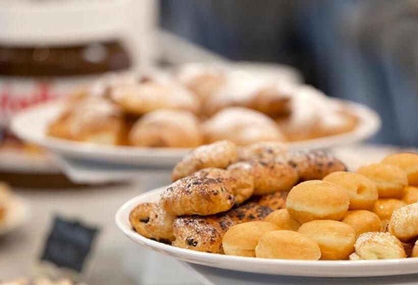 이코노미 룸, Edelweiss Riccione