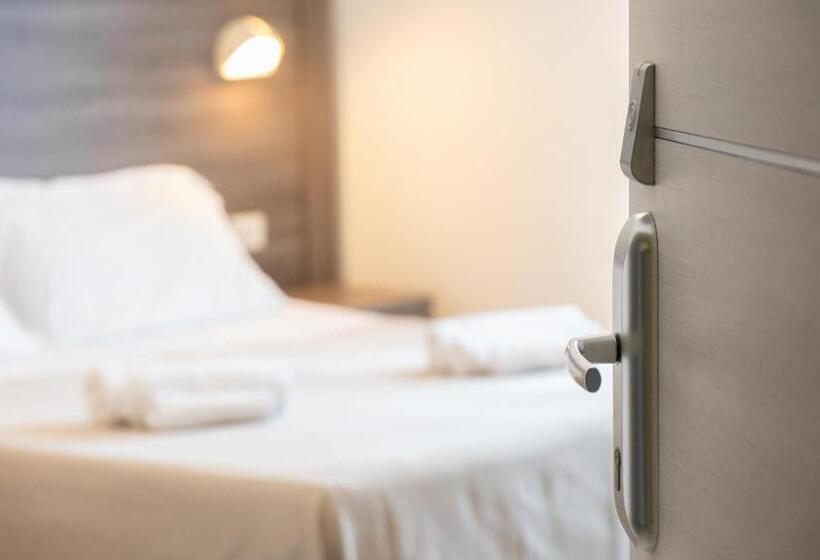 발코니가 있는 4인용 스탠다드 룸, Edelweiss Riccione