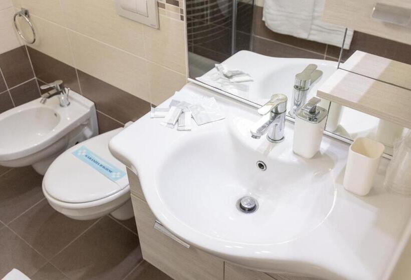 스탠다드 발코니 룸, Edelweiss Riccione