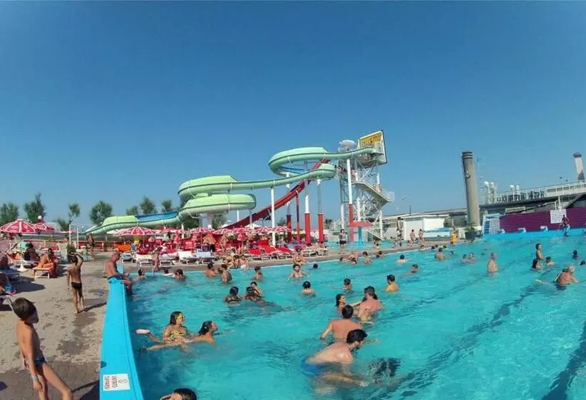 اتاق استاندارد سه تخته با بالکن, Edelweiss Riccione