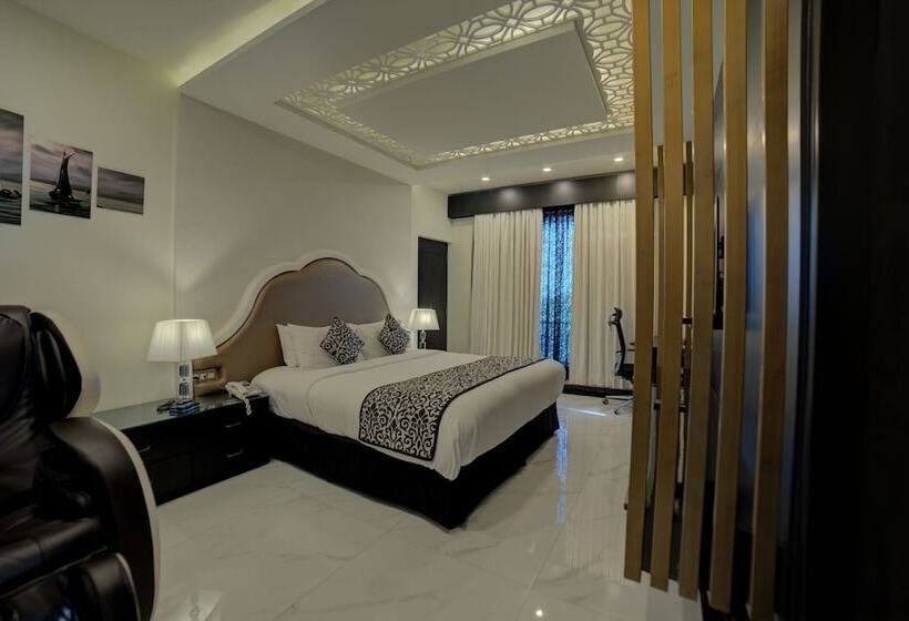 Президентский Люкс, Goldfinch Hotel Mangalore