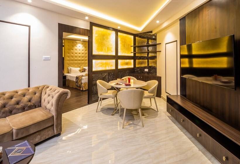 Президентский Люкс, Goldfinch Hotel Mangalore