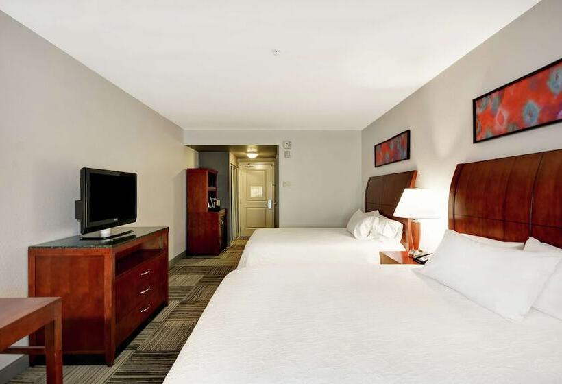 Номер Стандарт, Hilton Garden Inn Gulfport Airport