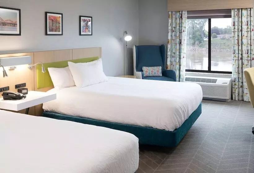 اتاق استاندارد با چشمانداز رودخانه, Hilton Garden Inn Sioux City Riverfront