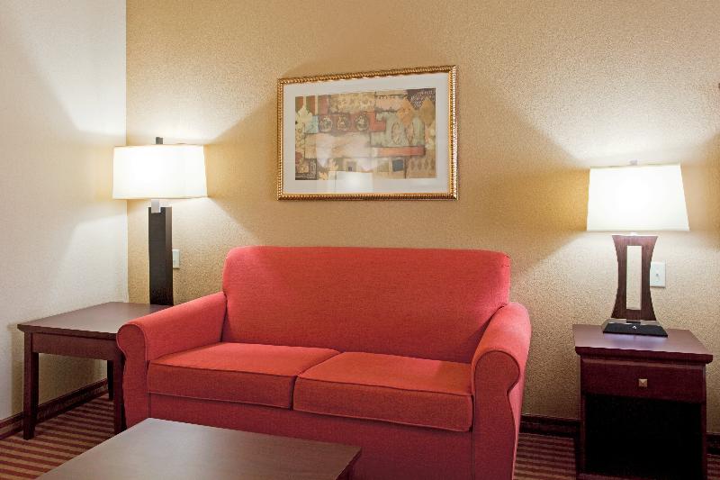带大床的套房, Holiday Inn Express Hotel & Suites Amarillo South, An Ihg