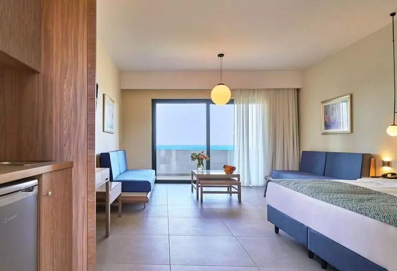 オーシャンビュースーペリアールーム, Silver Beach Hotel & Apartments