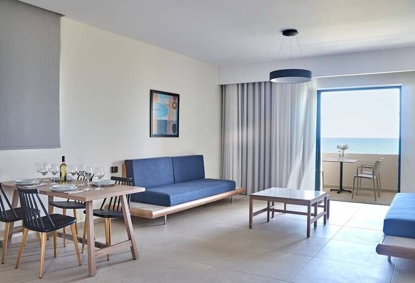 جناح عائلي, Silver Beach Hotel & Apartments