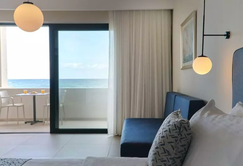 オーシャンビュースーペリアールーム, Silver Beach Hotel & Apartments