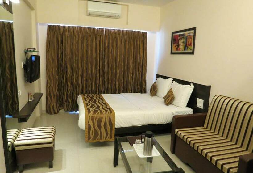 Номер Клуб, Sunny International