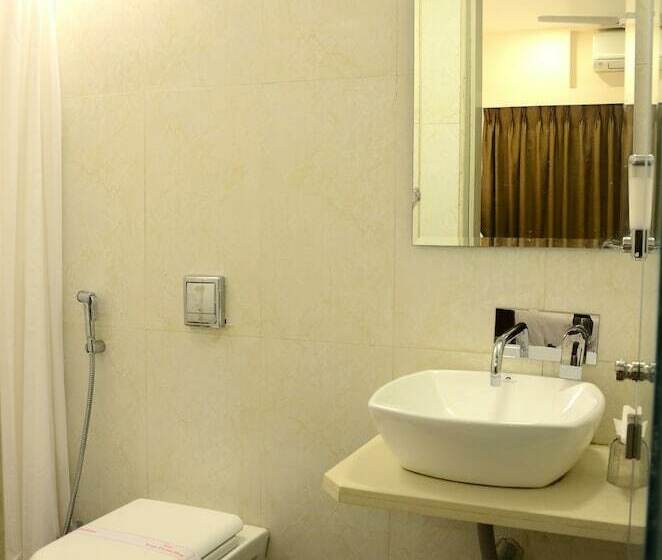 Номер Клуб, Sunny International