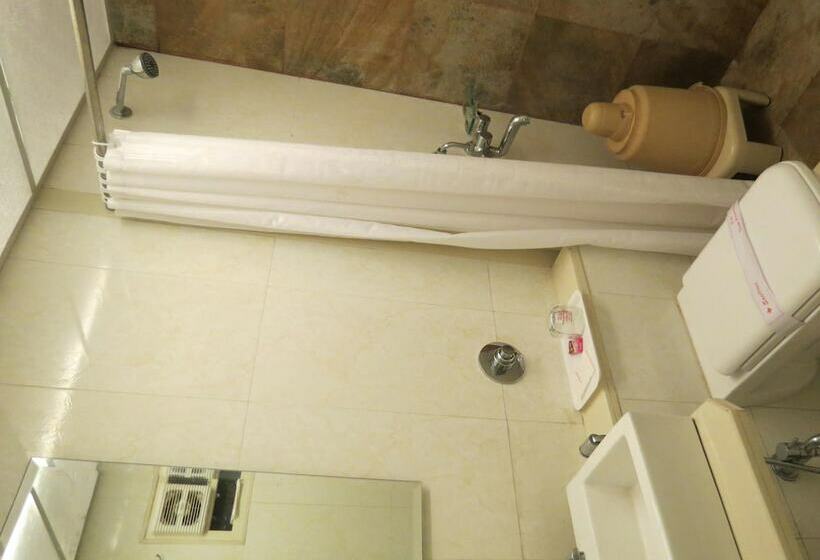 Номер Клуб, Sunny International