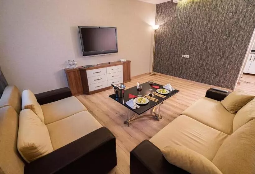 سوئیت با تخت بزرگ, The Green Park  Diyarbakir