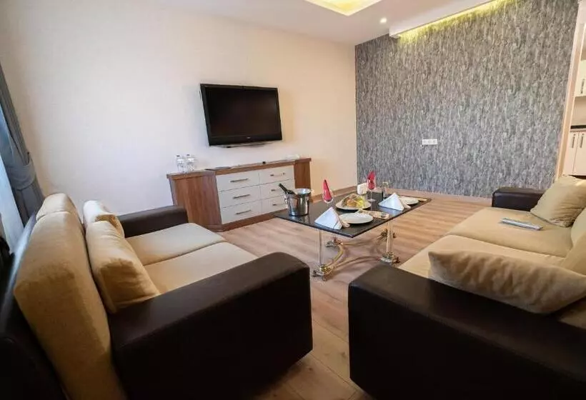 سوئیت با تخت بزرگ, The Green Park  Diyarbakir