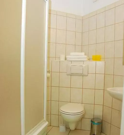 Standard Kolmen Hengen Huone, Noclegi U Marii