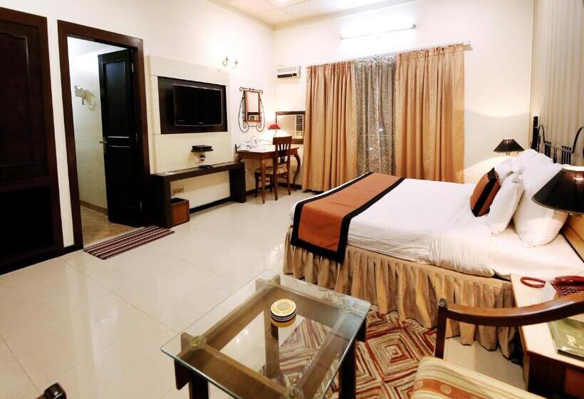 Quarto Deluxe, Yatrik