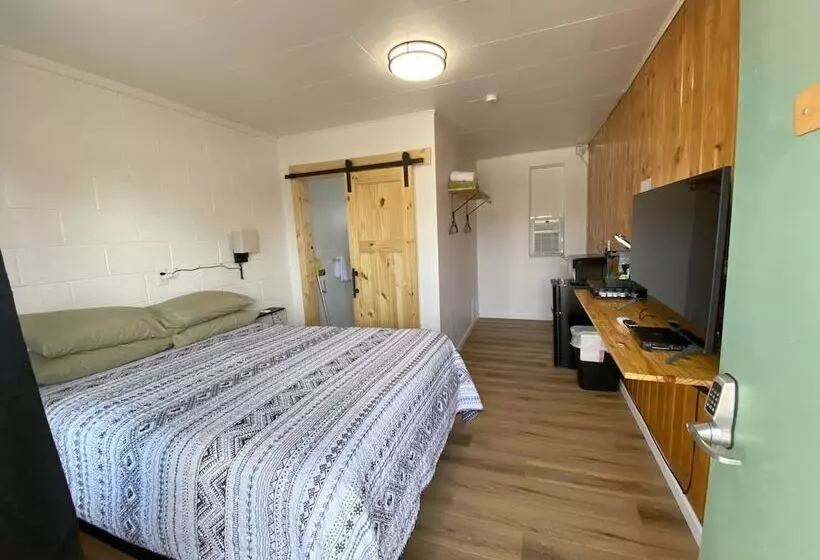 デラックスルーム, The Sage Motel