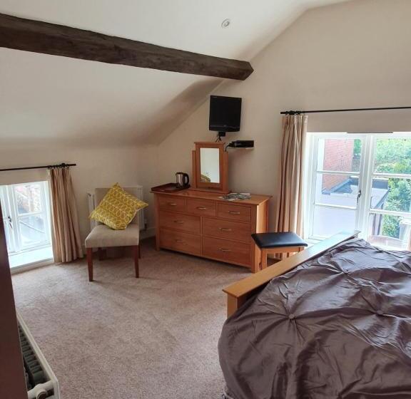 디럭스 룸, The George At Ashley