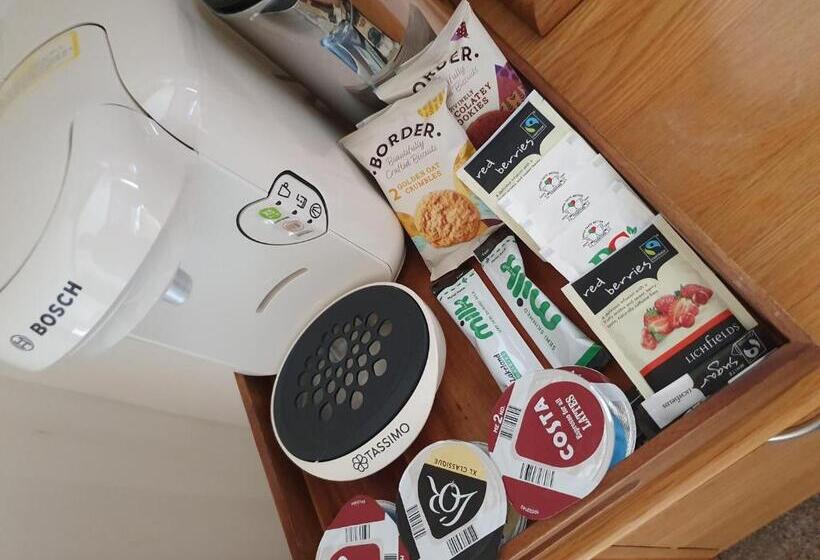 스탠다드 룸 킹사이즈 침대, The George At Ashley