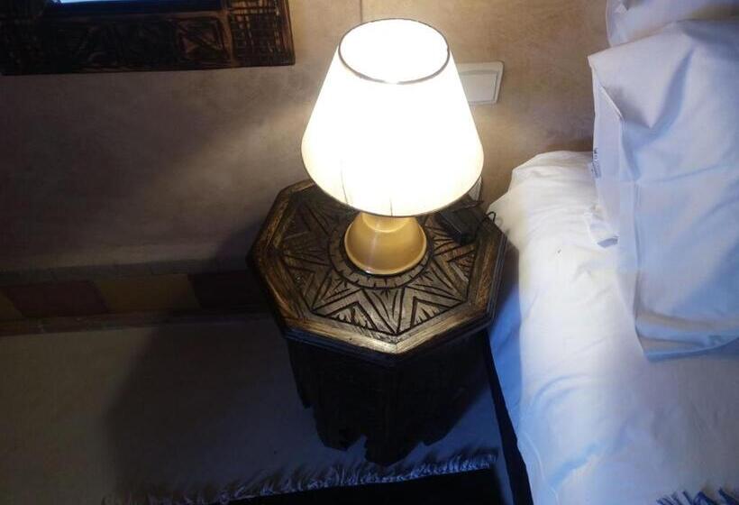 بنجلو قياسى, La Kasbah D Ouzoud