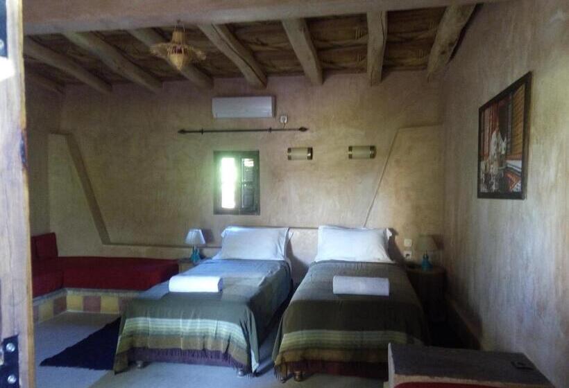 بنجلو قياسى, La Kasbah D Ouzoud