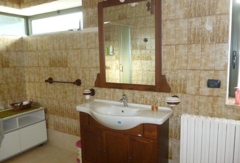 غرفة قياسية, La Zavirna